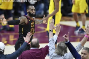 孤胆英雄！跟随被征服的解说，一起回顾18年詹姆斯的统治级表现！